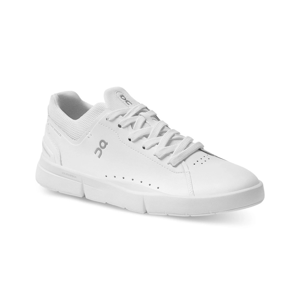 On The Roger Advantage Sneaker in Women’s Size 7.5